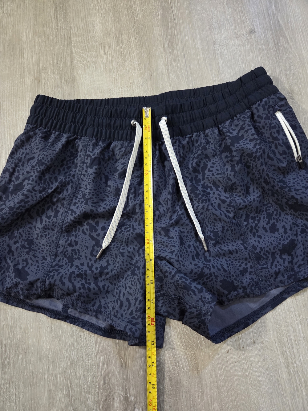 Vuori Women's Clementine Shorts - Picture 7 of 9